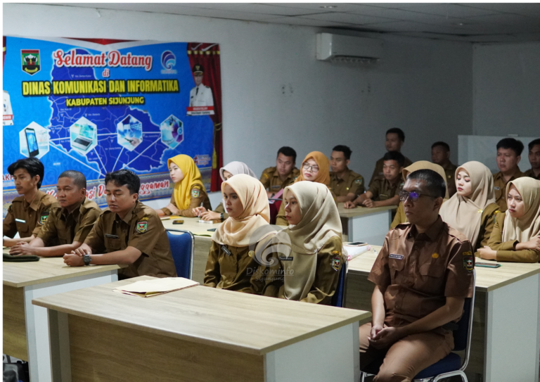 Resmi Dilantik, 22 CPNS di Diskominfo Sijunjung Langsung Ikuti Orientasi dan Pembekalan Kerja