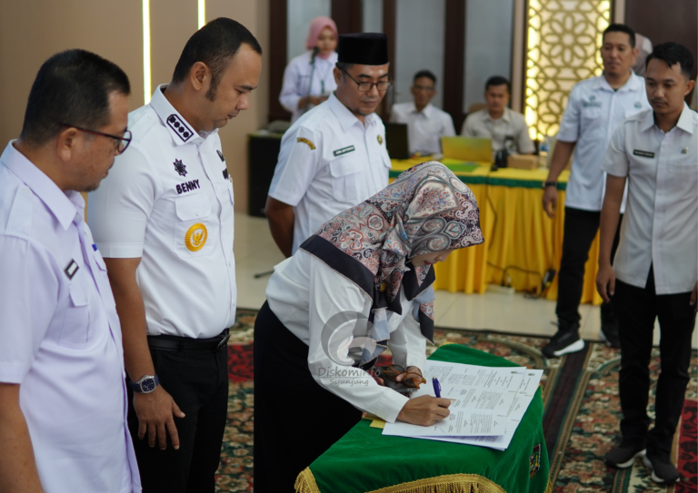 Wali Nagari Se-Kabupaten Sijunjung Tandatangani Perjanjian Kerjasama Pendampingan Hukum Dengan Kejaksaan Negeri Sijunjung