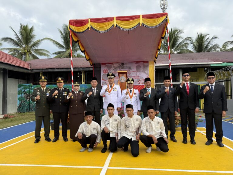 Momen 17 Agustus, Bupati dan Wabup Serahkan SK Remisi Bagi Narapidana Lapas Kelas IIB Sijunjung